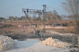 LENGKAP: Salah satu lokasi penambangan batu kumbung di wilayah Kecamatan Semanding. 