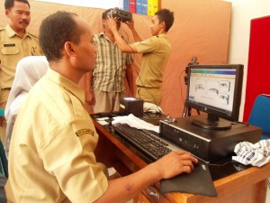 Proses pembuatan E-KTP di Kec. Jenu