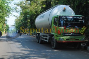 barang bukti semen pocong