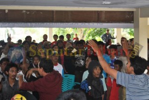 Demo Glodok