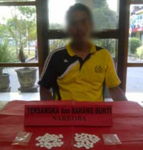 Sopir MPU edarkan karnopen