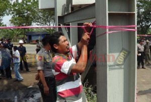 segel gudang trash