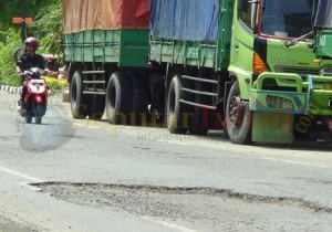 Jalan pantura rusak