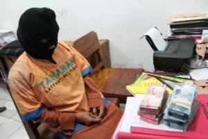 Mantan Kades Ditahan