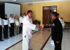 HARAPAN BARU : Pengurus Lemkari Tuban dikukuhkan oleh Ketua Lemkari Jatim