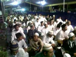 RAMAI : Hadirin dengan hikmat mengikuti jalanya acara