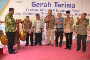 BERBAGI MANFAAT : Peresmian program oleh Wakil Bupati Tuban