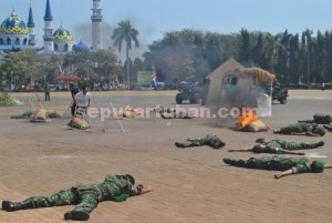PAHLAWAN : Salah satu adegan drama kolosal perang kepet pengusiran KNIL dari Bumi Ronggolawe