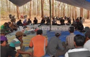 WUJUD KESERIUSAN : Suasana syukuran yang dihadiri lintas elemen kelembagaan di kawasan Goa Putri Asih