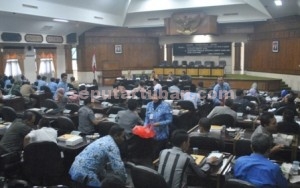 Suasana rapat gabungan legislatif dan eksekutif