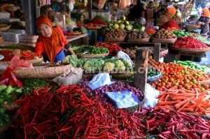 MEROKET : Awal tahun harga sayuran di Pasar Tuban naik beragam
