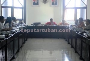 Raker Komisi B membahas pengelolaan TWT yang dikerjasamakan