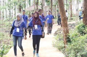 SERU : Para finalis Cung dan Nduk Tuban 2016 saat akan memasuki Gua Putri Asih