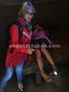 MEMILUKAN : Kondisi Darinah saat dikunjungi petugas PKH